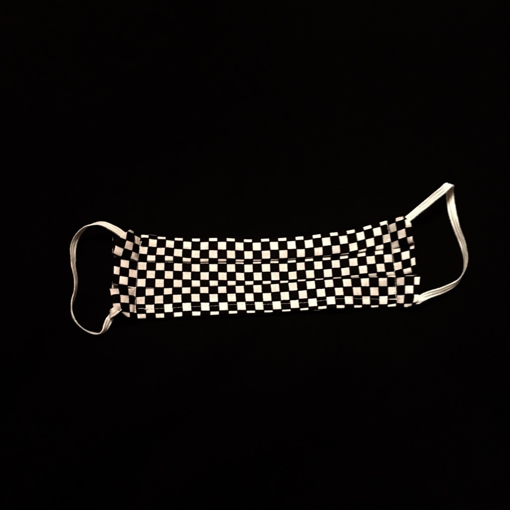 Black / white checkered print mask